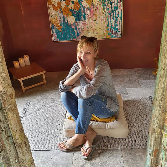 From Style to Canvas: The Art of Debra Hutton - Studio One Noosa